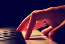 哈登生涯总得分超越摩西-马龙 距历史前十仅一步之遥.